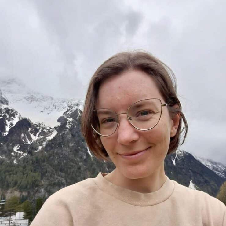 Photo 5420503093155138978 Y